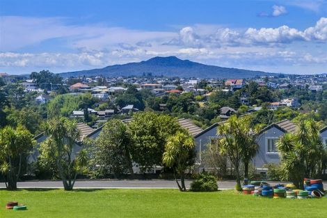 Photo of property in 3/23a Gladstone Road, Northcote, Auckland, 0627