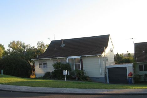 Photo of property in 2/90 Chivalry Road, Glenfield, Auckland, 0629