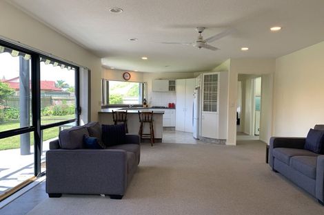 Photo of property in 4 Regent Way, Taradale, Napier, 4112