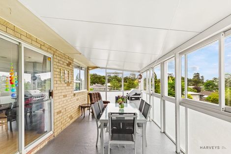 Photo of property in 30 Staincross Street, Green Bay, Auckland, 0604