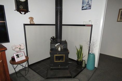 Photo of property in 15 Sinnamon Street, Reefton, 7830