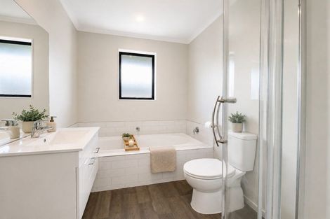 Photo of property in 16 Higgins Street, Woodend, 7610