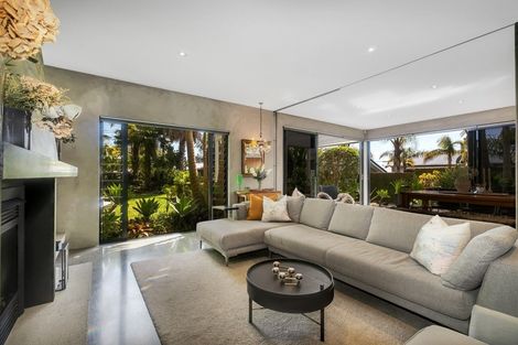 Photo of property in 55 Wainui Avenue, Point Chevalier, Auckland, 1022