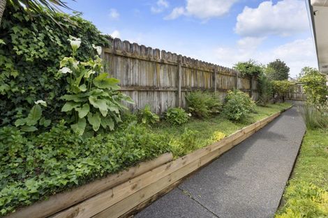 Photo of property in 2/14 Travers Place, Northpark, Auckland, 2013