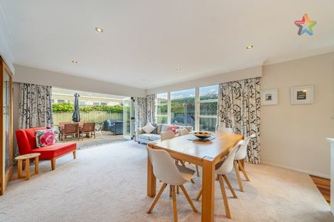 Photo of property in 27 Hinau Street, Woburn, Lower Hutt, 5010