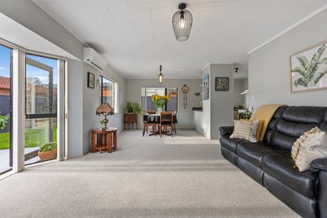Photo of property in 273/1 Mangorei Road, Merrilands, New Plymouth, 4312