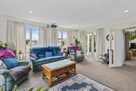Photo of property in 10 Kestrel Place, Woolston, Christchurch, 8023