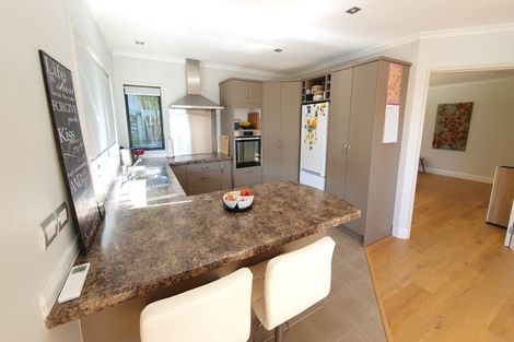 Photo of property in 12 Bloomfield Rise, Stanmore Bay, Whangaparaoa, 0932