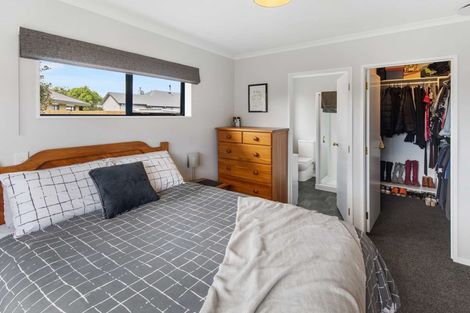 Photo of property in 5 Meridian Grove, Kelvin Grove, Palmerston North, 4414