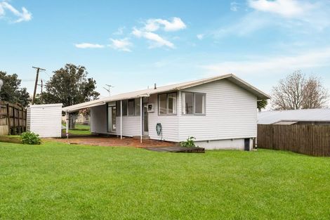 Photo of property in 1 Rickards Place, New Lynn, Auckland, 0600