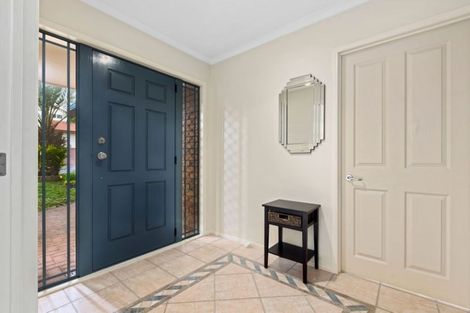 Photo of property in 3 Margaret Henry Crescent, Oteha, Auckland, 0632