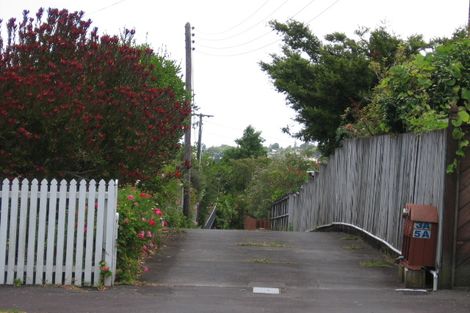 Photo of property in 3a Bolton Street, Blockhouse Bay, Auckland, 0600