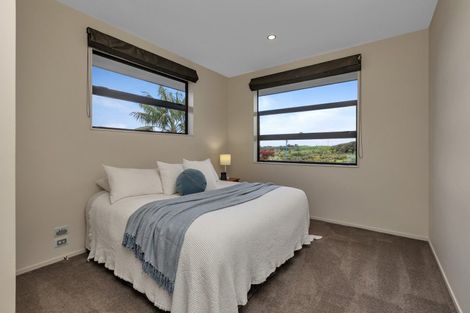 Photo of property in 12 Rauiri Drive, One Tree Point, 0118