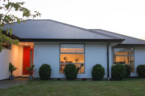 Photo of property in 25 Whiteoak Grove, Tinwald, Ashburton, 7700