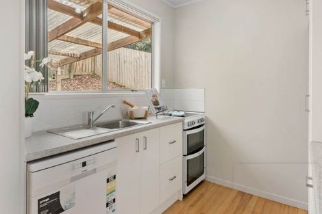 Photo of property in 1/10 Mcquoid Place, Glenfield, Auckland, 0629
