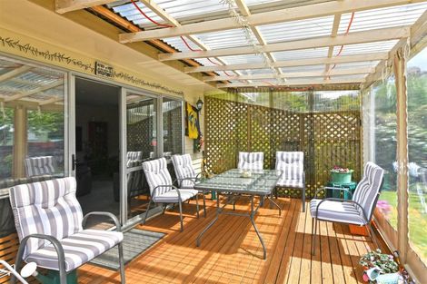 Photo of property in 4 Speargrass Grove, Timberlea, Upper Hutt, 5018