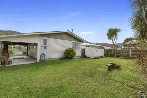 Photo of property in 298 Wellington Road, Wainuiomata, Lower Hutt, 5014