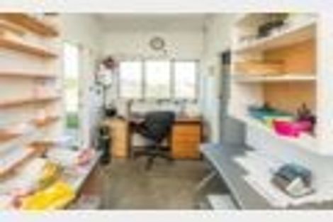 Photo of property in 37 Karewa Street, Castlecliff, Whanganui, 4501