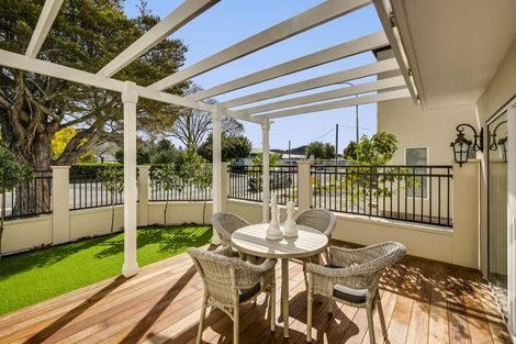 Photo of property in 9b Church Road, Taradale, Napier, 4112