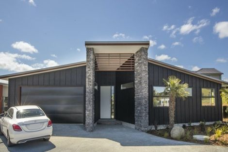 Photo of property in 18 Laly Haddon Place, Matakana, 0985