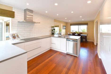 Photo of property in 10 Melia Place, Stanmore Bay, Whangaparaoa, 0932