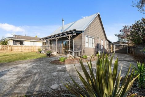 Photo of property in 10 Urquhart Place, Fairy Springs, Rotorua, 3015