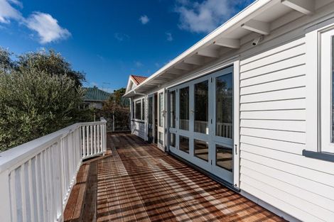 Photo of property in 123 Hackthorne Road, Cashmere, Christchurch, 8022