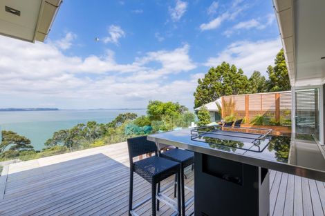 Photo of property in 32 Arama Avenue, Titirangi, Auckland, 0604