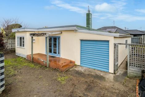 Photo of property in 12 Mahana Road, Paraparaumu Beach, Paraparaumu, 5032