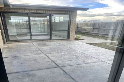 Photo of property in 32 Port Way, Rosehill, Papakura, 2113