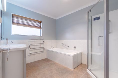 Photo of property in 1 Highgrove Place, Waipukurau, 4200