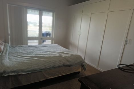 Photo of property in 105 Archibald Road, Kelston, Auckland, 0602