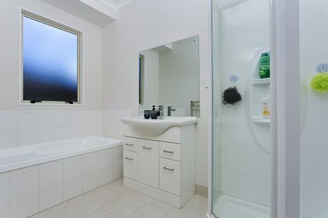 Photo of property in 7 Admirals Court Drive, Greenhithe, Auckland, 0632