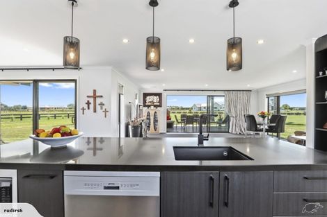 Photo of property in 8 Margot Lane, Matangi, Hamilton, 3283