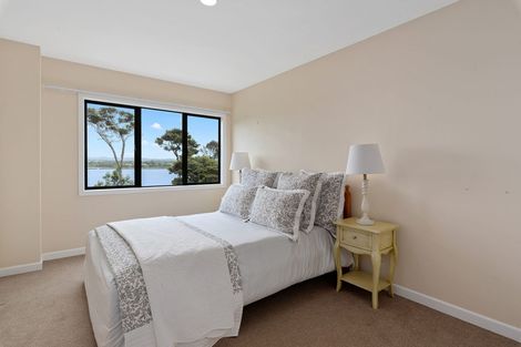 Photo of property in 7 Chatham Avenue, Paremoremo, Auckland, 0632