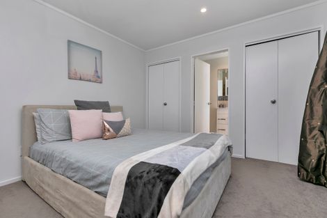Photo of property in 1/38 Sailfish Drive, West Harbour, Auckland, 0618
