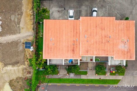 Photo of property in 9/46 Carlos Drive, Flat Bush, Auckland, 2016