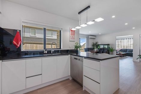 Photo of property in 46 Resolution Drive, Gulf Harbour, Whangaparaoa, 0930