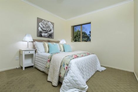Photo of property in 1 Burton's Drive, Swanson, Auckland, 0614