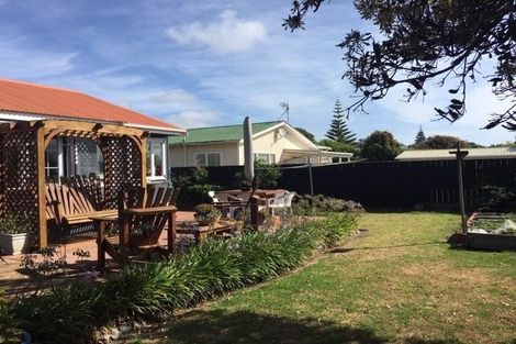 Photo of property in 12 Hicks Crescent, Waikanae Beach, Waikanae, 5036