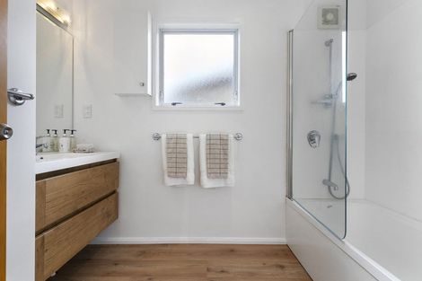 Photo of property in 64 Beach Haven Road, Beach Haven, Auckland, 0626