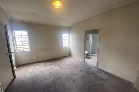 Photo of property in 28 Mulvaney Crescent, Henderson, Auckland, 0612
