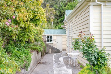 Photo of property in 16 Aubrey Street South, Akaroa, 7520