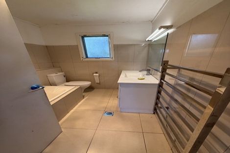 Photo of property in 35 Toru Street, Te Atatu Peninsula, Auckland, 0610