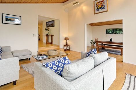 Photo of property in 12 Cochran Road, Oratia, Auckland, 0604