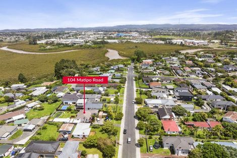 Photo of property in 104 Matipo Road, Te Atatu Peninsula, Auckland, 0610