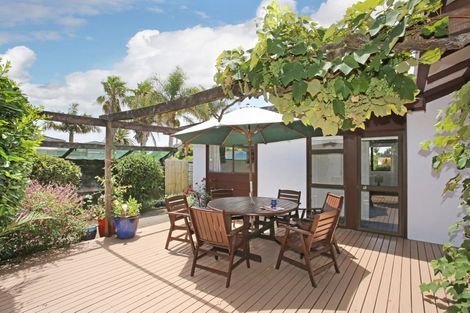 Photo of property in 5 Rushgreen Avenue, Pahurehure, Papakura, 2113