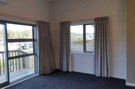 Photo of property in 5 Flotilla Place, Whitby, Porirua, 5024