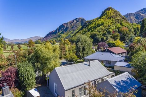 Photo of property in 9 Mcdonnell Road, Arrowtown, 9302