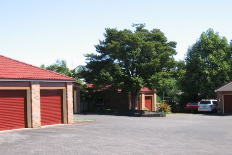 Photo of property in Salisbury Court, 5/139 Connell Street, Blockhouse Bay, Auckland, 0600